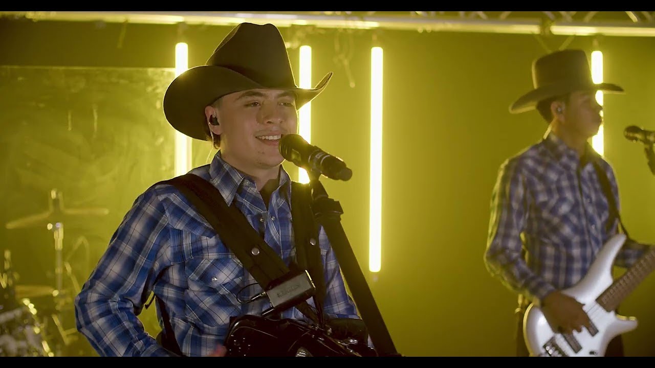 La Del Moño Colorado | David Y Fernando | Video Live