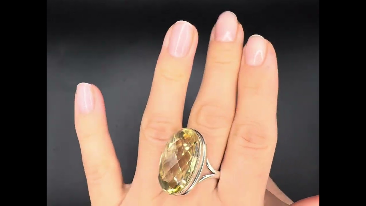 Серебряное кольцо с цитрином Размер 18 Камень 25x14,7 mm ЦИТ045Е
