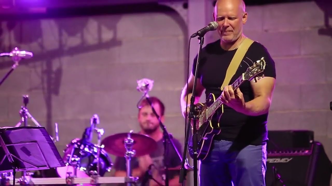 2019-08-23 B&yacute;val&yacute; Svazarm | Punk rockov&yacute; koncert | Bene&scaron;ov nad Černou