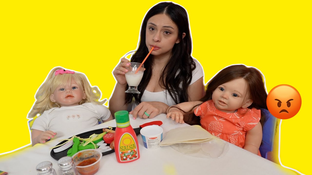 Taking Kylie and Magnoila to a restaurant for Cinco de Mayo