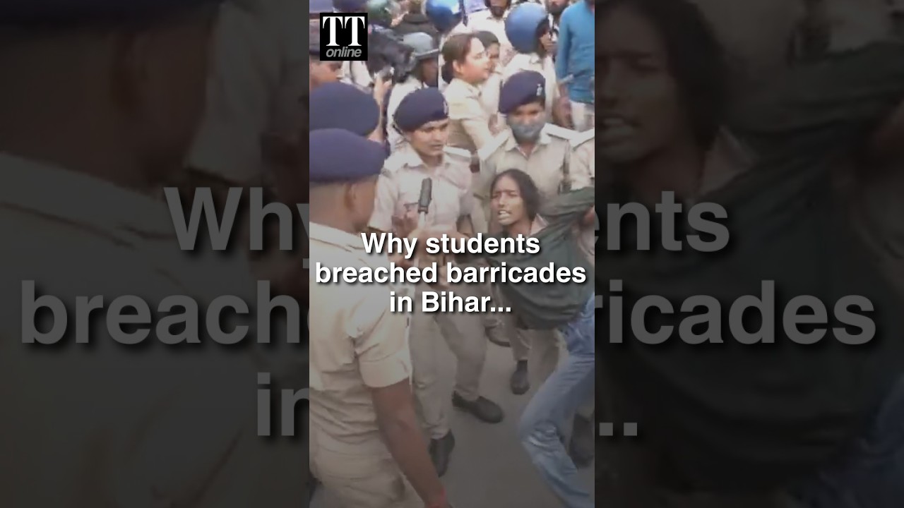 Student Protesters Breach Barricades in Bihar, Police Use Batons, Water Cannons #bjp #bihar