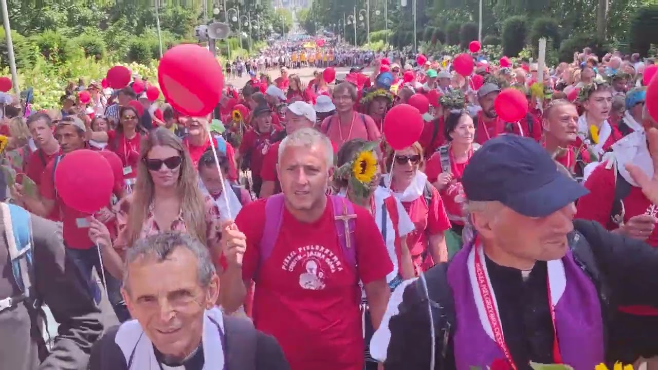 Częstochowa 11.08.2023 wejście Alejami na Jasną Górę  32. cieszyńskiej pielgrzymki