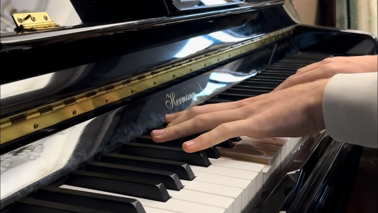 Chopin Nocturne on the first day of the last month ❄️☕️