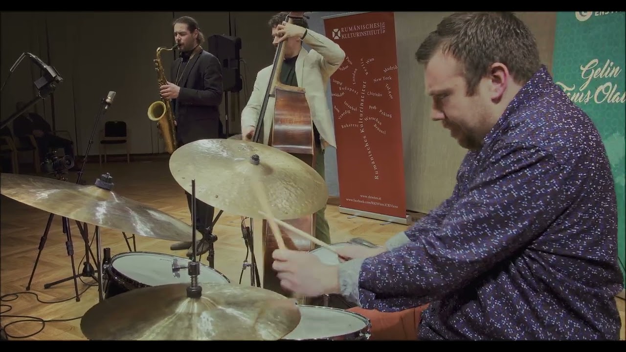 Michael Acker Trio - Jitterbug Waltz