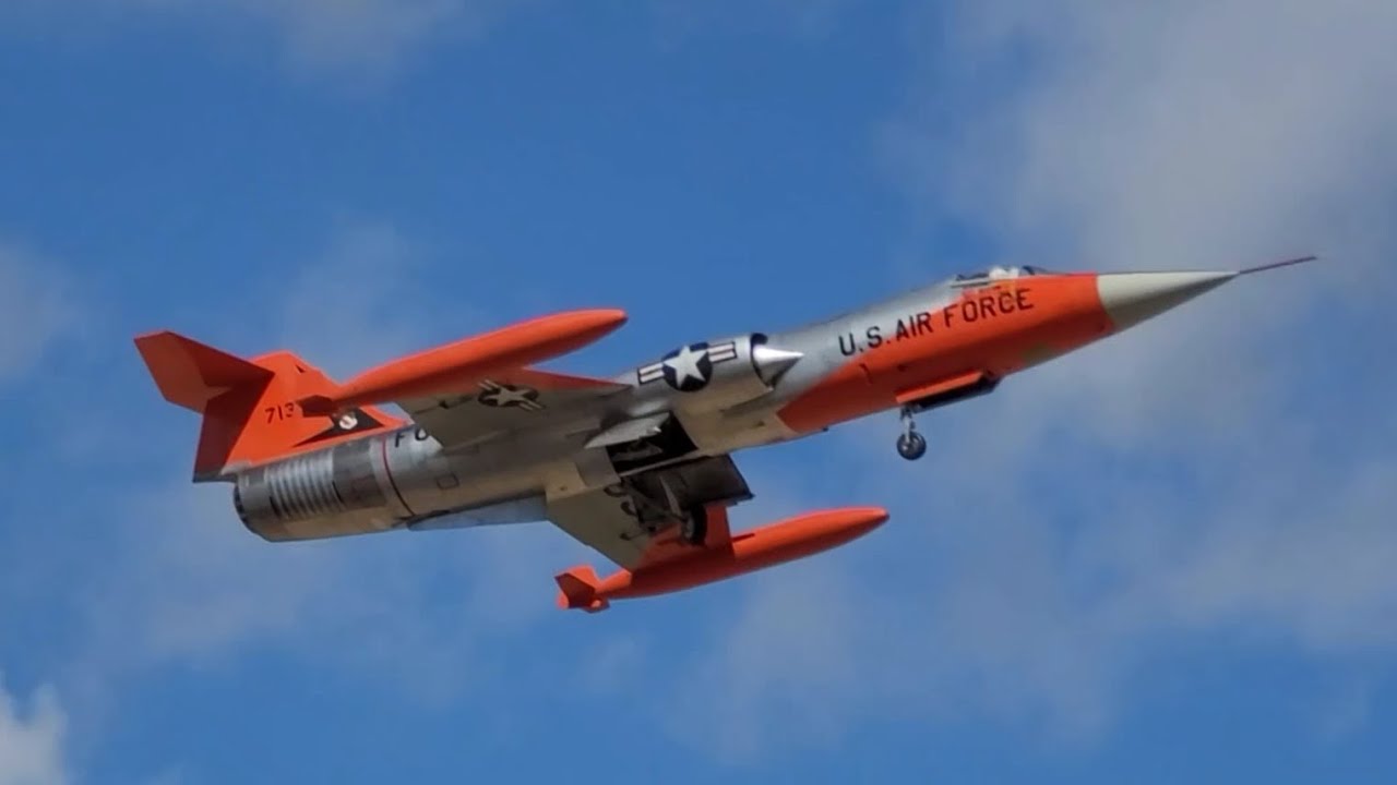 Brian O'Meara's Air world 1/4 scale f-104 Starfighter flown by Ali Machinchy
