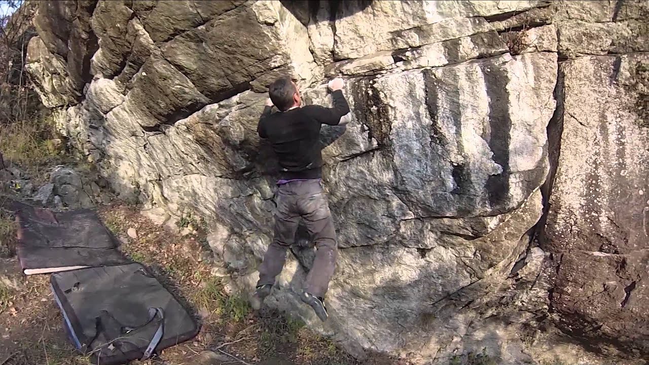 BOULDERING IN CAPRIE-Katena di Montaggio