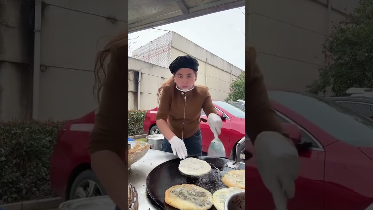 Set up a stall and sell 1,000 scallion pancakes every day!