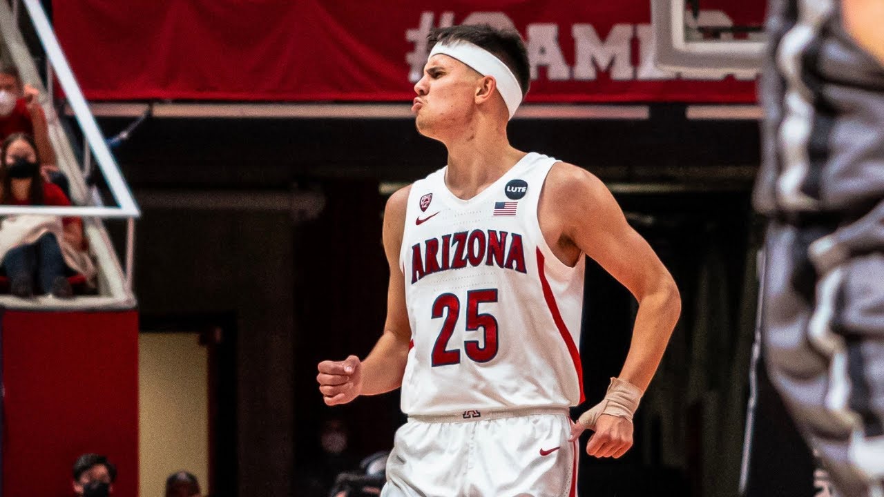 Kerr Kriisa records Arizona Wildcats' first triple-double since 2004