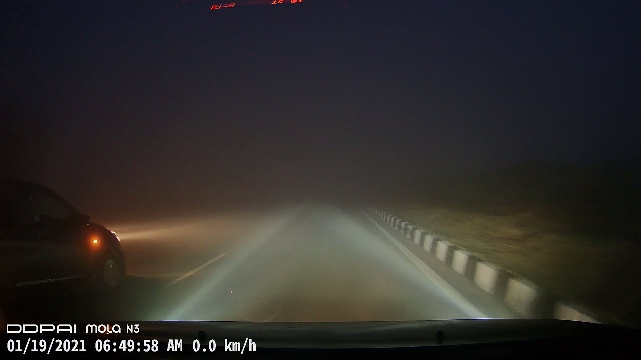 IGNIS ALPHA Projector headlights in dense fog, (3 mode) high/low beam, & positioner adjusted to low.