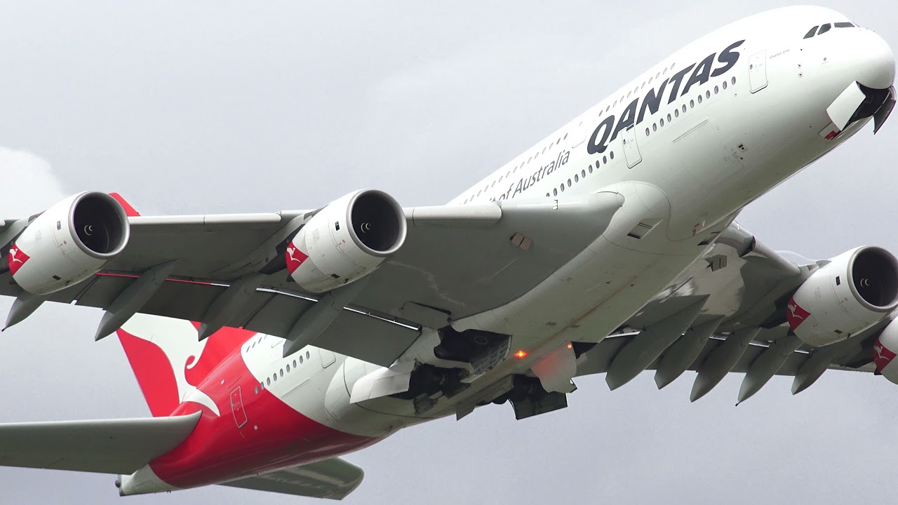Sydney Airport - Qantas Drive Plane Spotting Heavies.