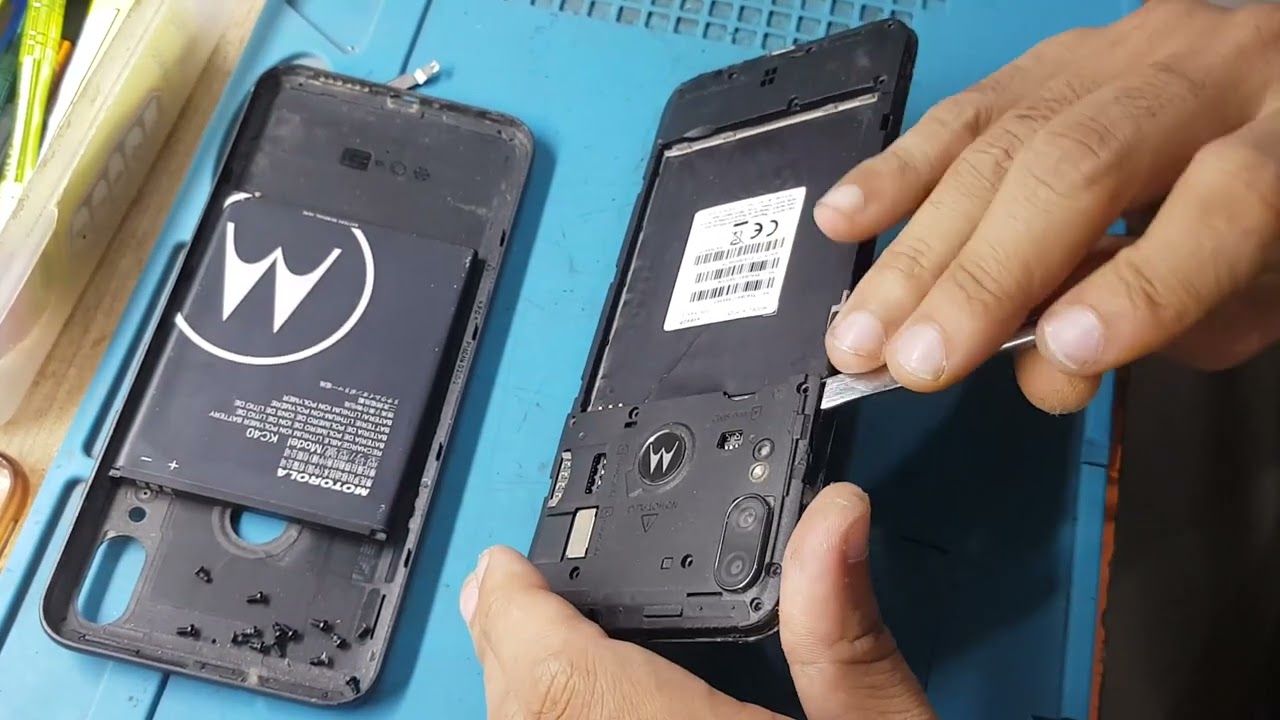 Motorola Moto E6 Plus Cracked LCD Replacement - motorola xt2025-2 screen replacement