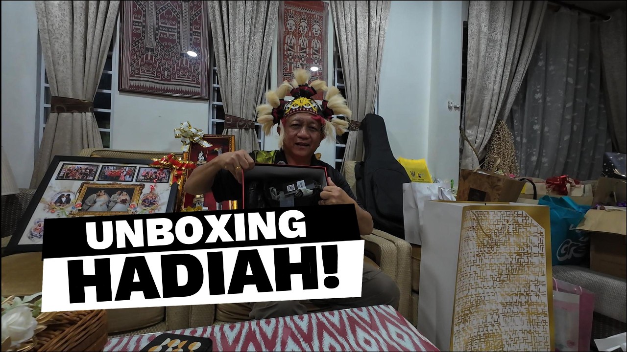 Borak Santai Sambil Unboxing Hadiah Hari Pencen