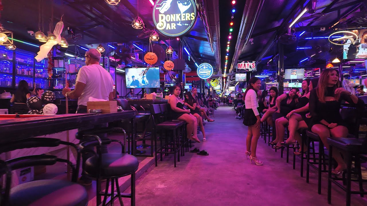 Pattaya Myth Night Beer Bar Town Nightlife, Thailand - 4K 30FPS