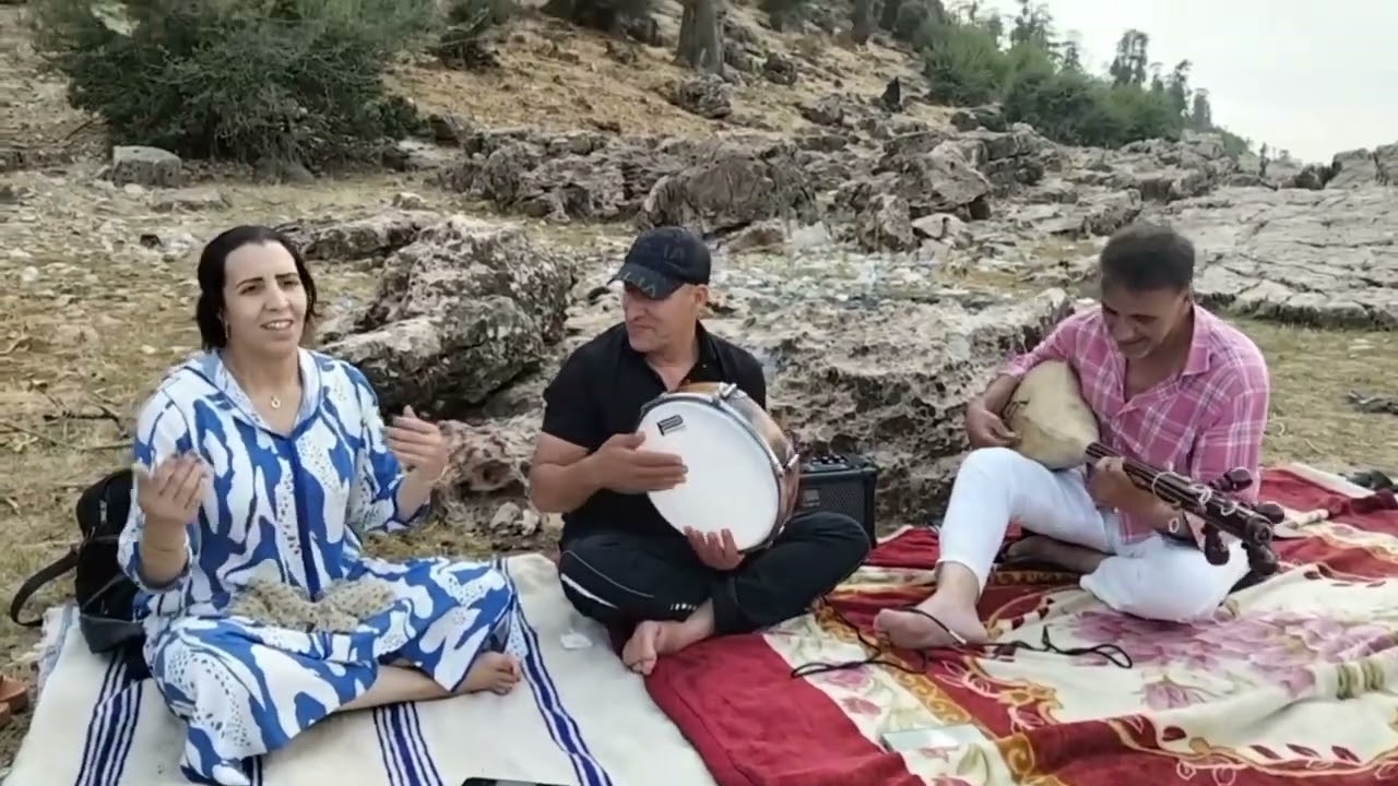إبداعات عبدالرحمان الگادي والمجموعة في أحلى نغمة أمازيغية من الجبال الأطلسية 