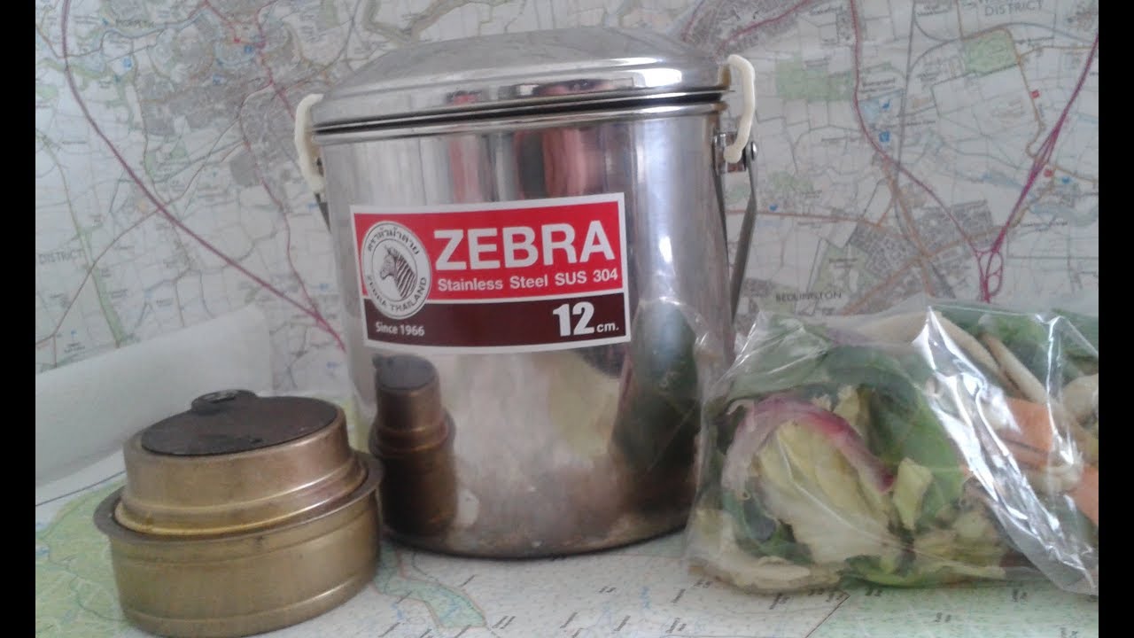 Lunch in the woods with the 12cm Zebra Billy can.
