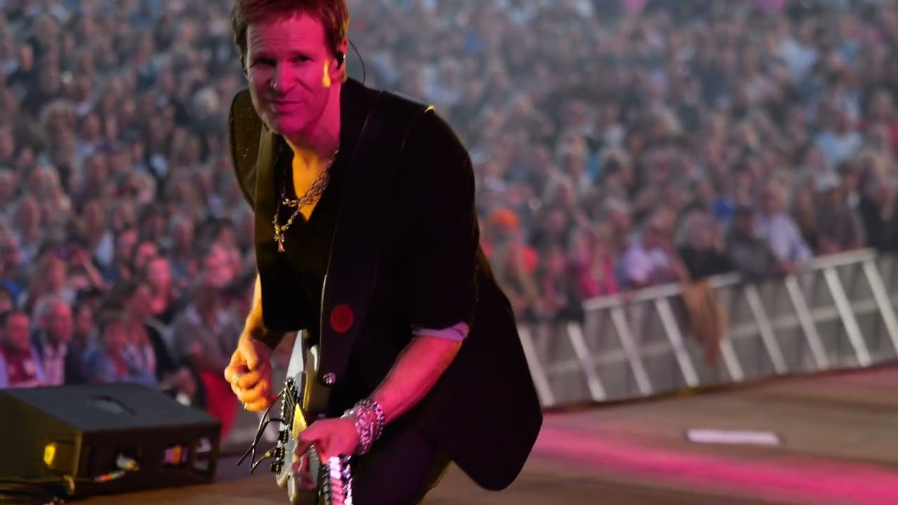 Manson Guitar Works  backstage with Dom Brown and Phil Kemp of Duran Duran