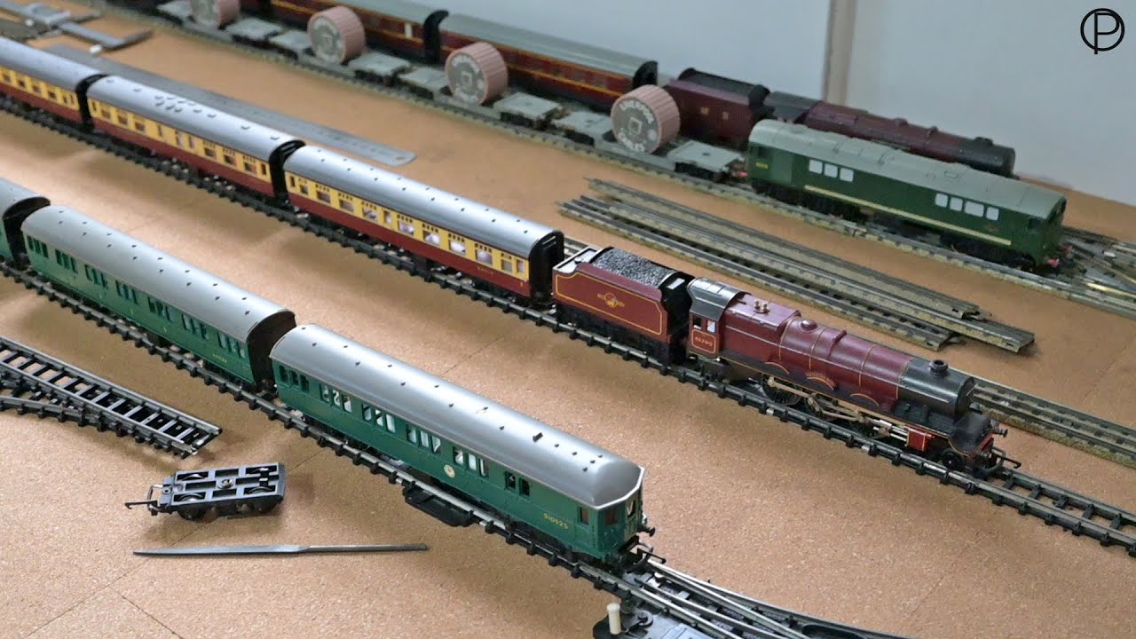 Tri-ang Railways & Hornby Dublo Layout Update With Plenty of Trains Running