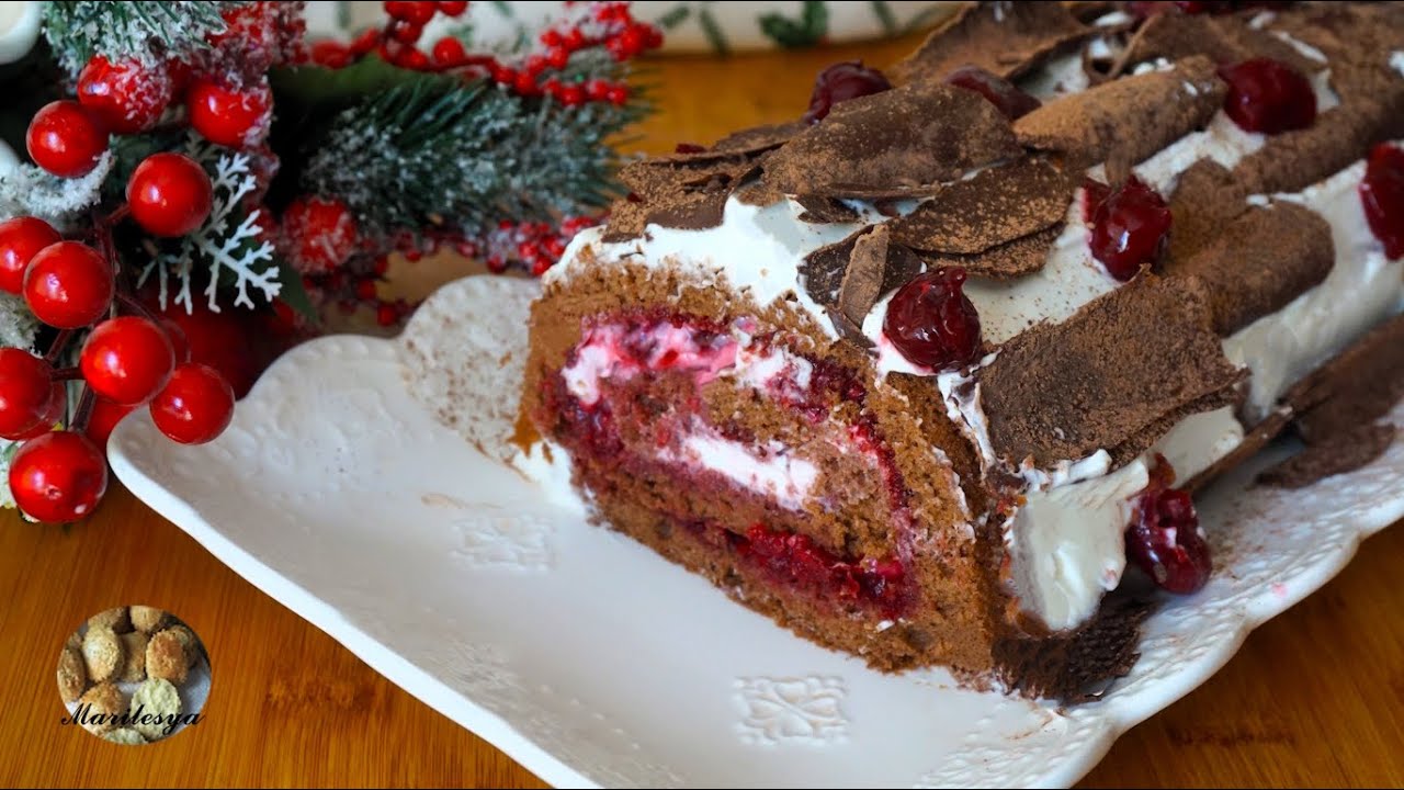 Рулет Чёрный Лес, вместо торта! ну, очень сочный и вкусный!