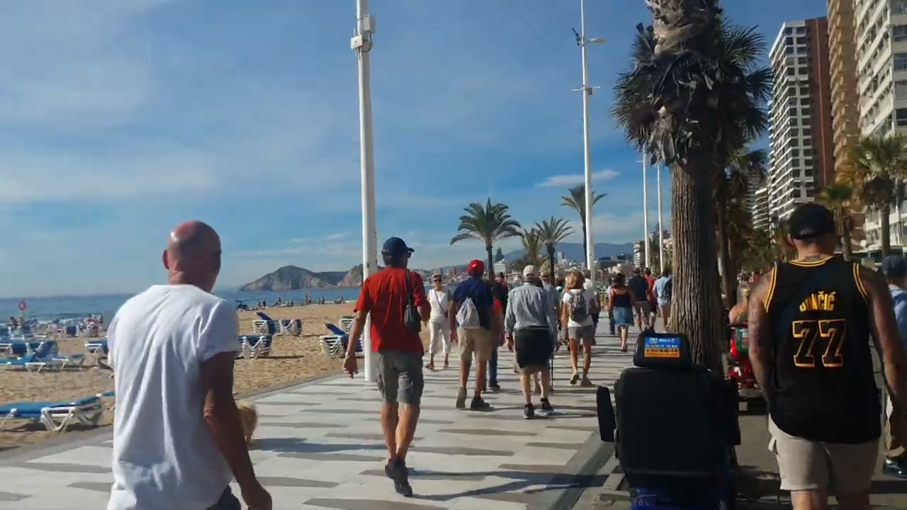 A slow walk along lavante beach front 