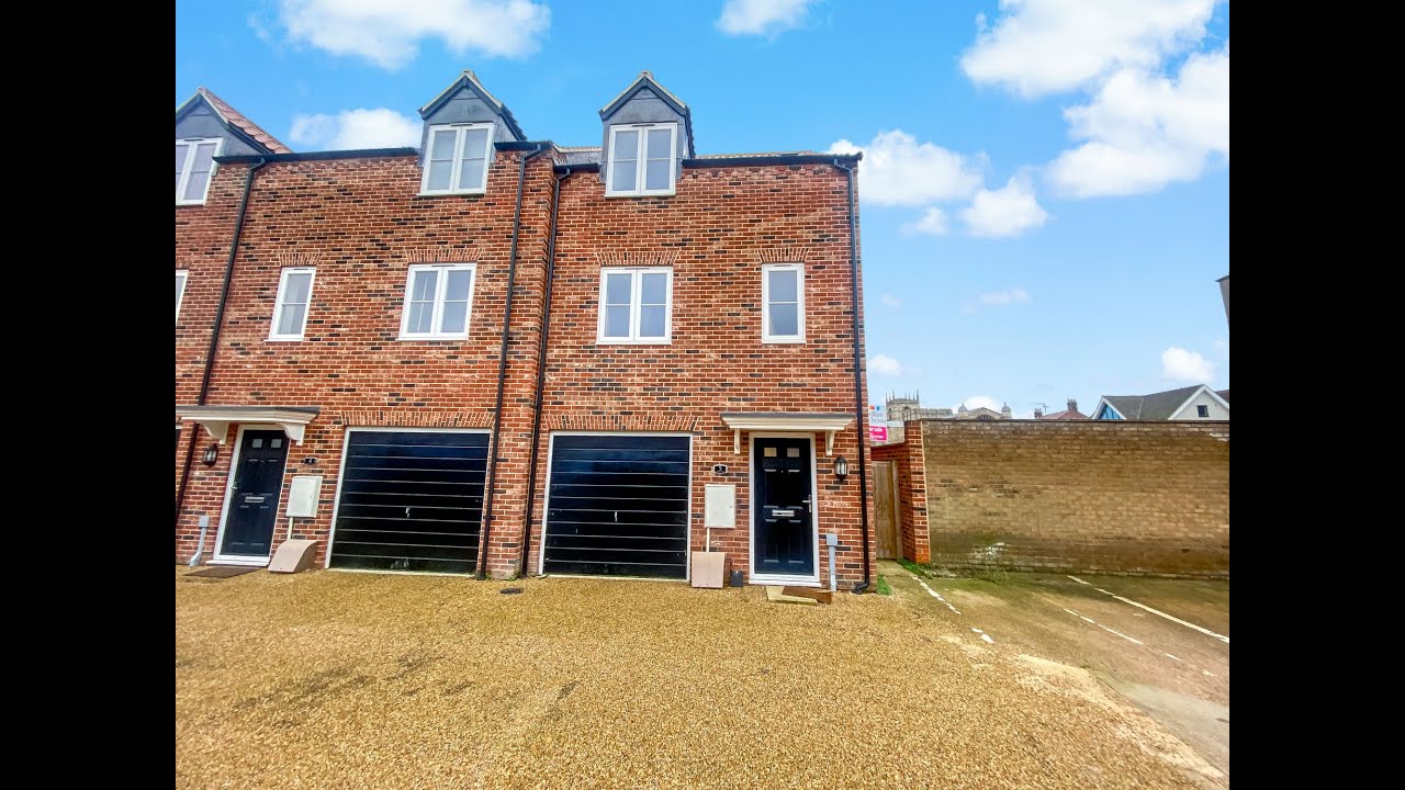 Three bedroom end terraced  house in town centre of Kings Lynn for sale with My House Estate Agents
