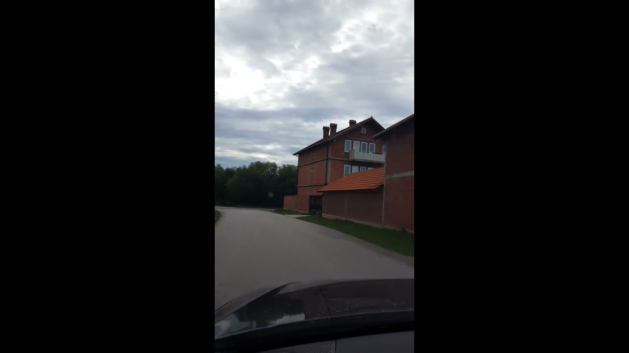 Podujeva në video : Video 1 nga Llausha deri në Podujeve pjesa 1