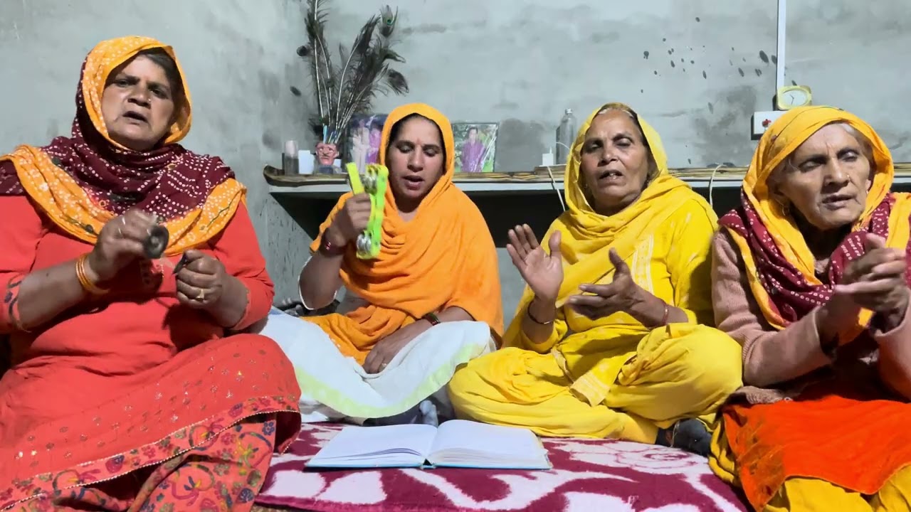 तूम वीणा बजाओ माँ सरस्वती में आरती करने आई हूँ 