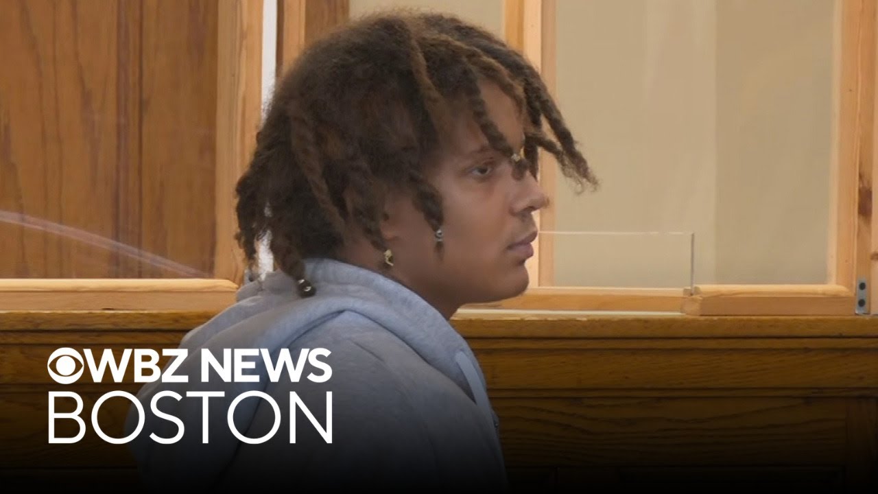 Teens charged with robbing elderly woman at gunpoint in Charlestown