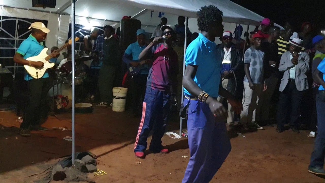 Themba Bhoyoyo Live ku Jutjume