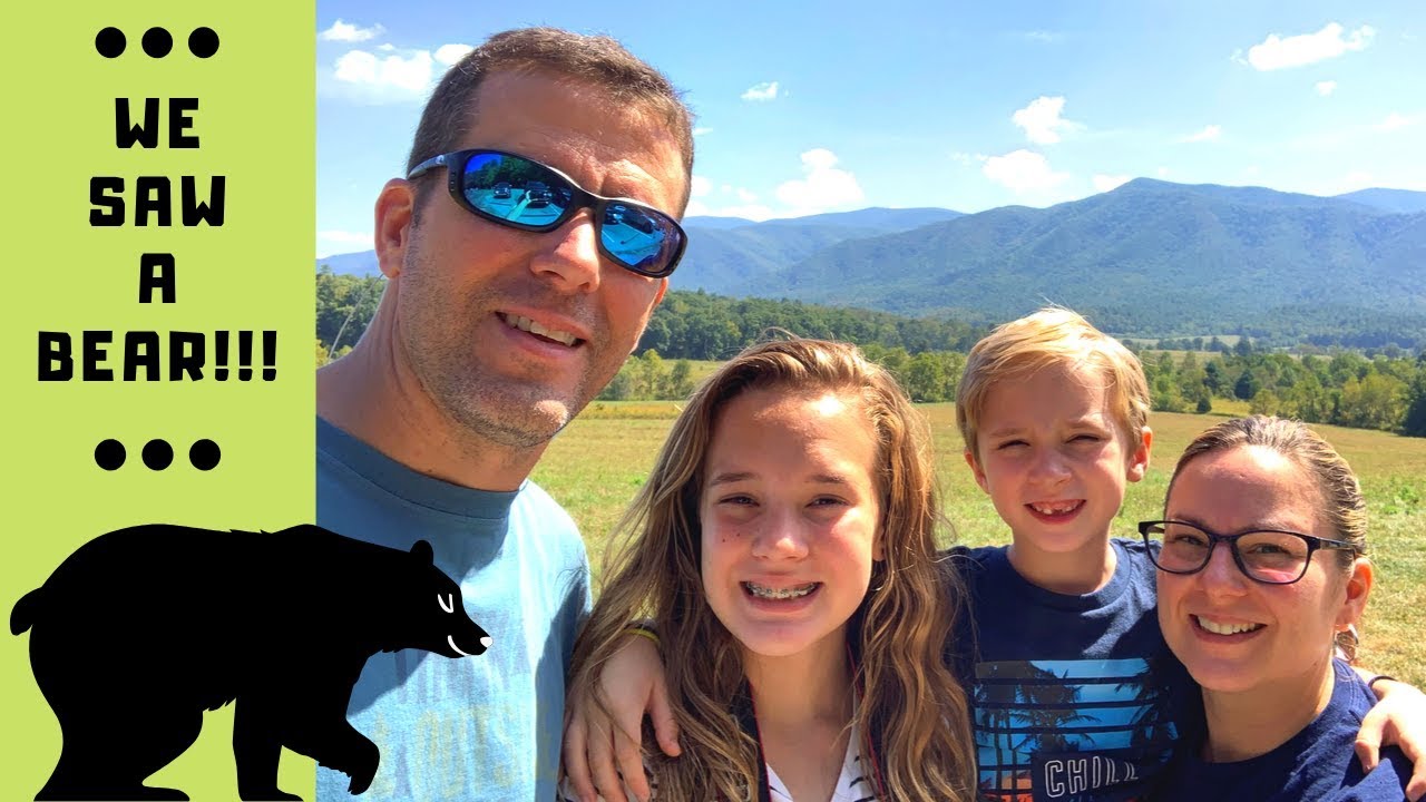 Dollywood // Cade's Cove // We Saw a Bear!!!
