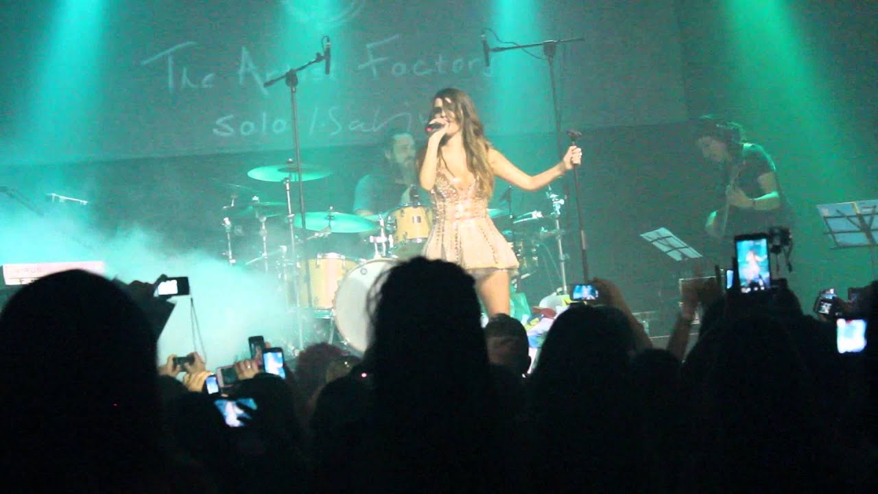Dulce Maria popurri RBD en Madrid 2015