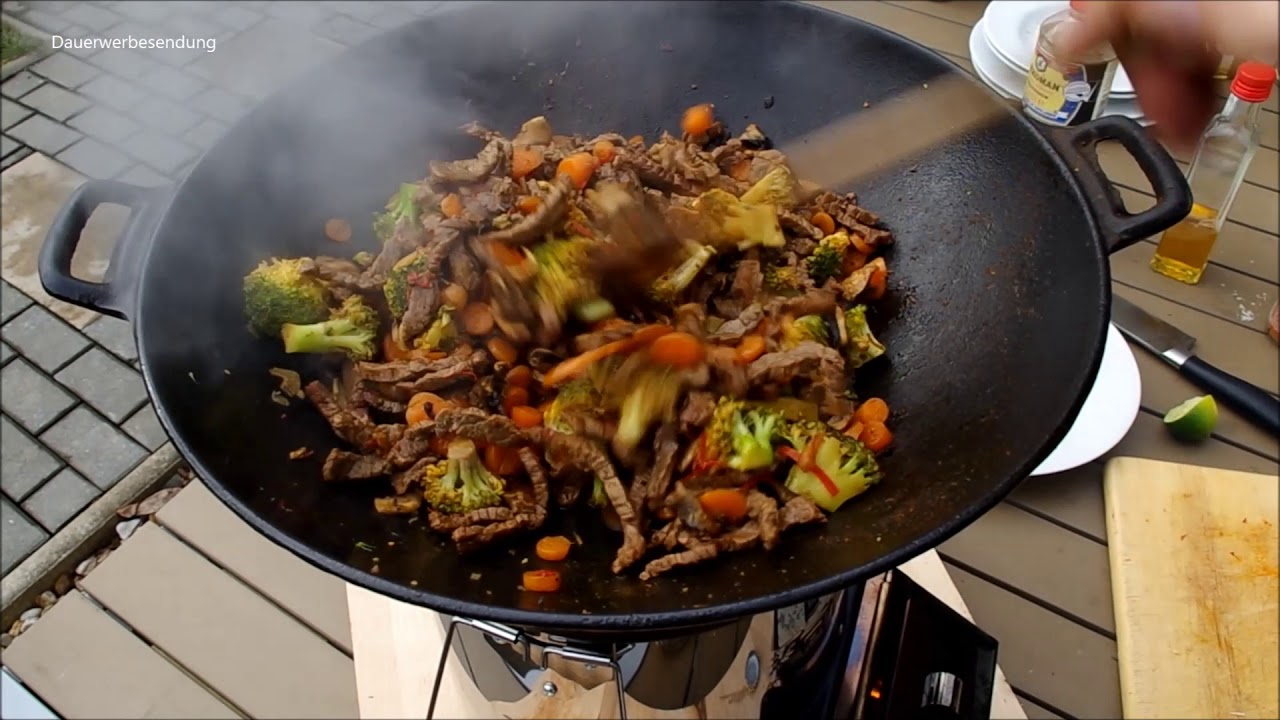 Low Carb, Gemüse/Rindfleischpfanne auf dem Petromax Raketenofen