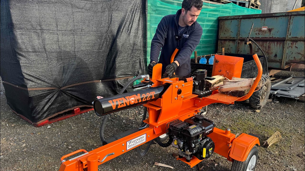 Demo Venom 22 ton road towable log splitter