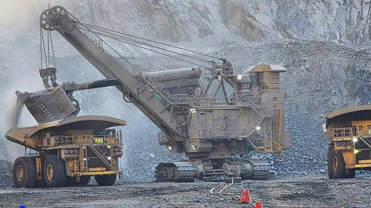 Seeing Very Equipment Operating in the Atacama Mine in Chile - Electric Rope Shovel & Wheel Loader