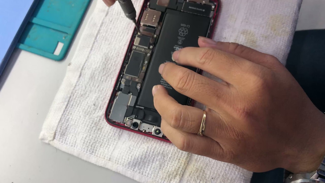 Thực hành tháo máy iphone 11