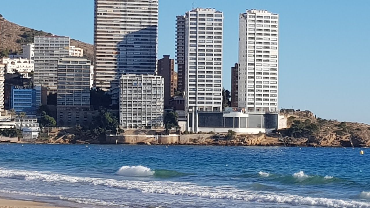 فلوق#5 جولة في شاطئ بنيدورم و فيلا خويوصى اسبانيا🇪🇸🇪🇸 Balade sur la cote de Benidorm & villa Joyosa