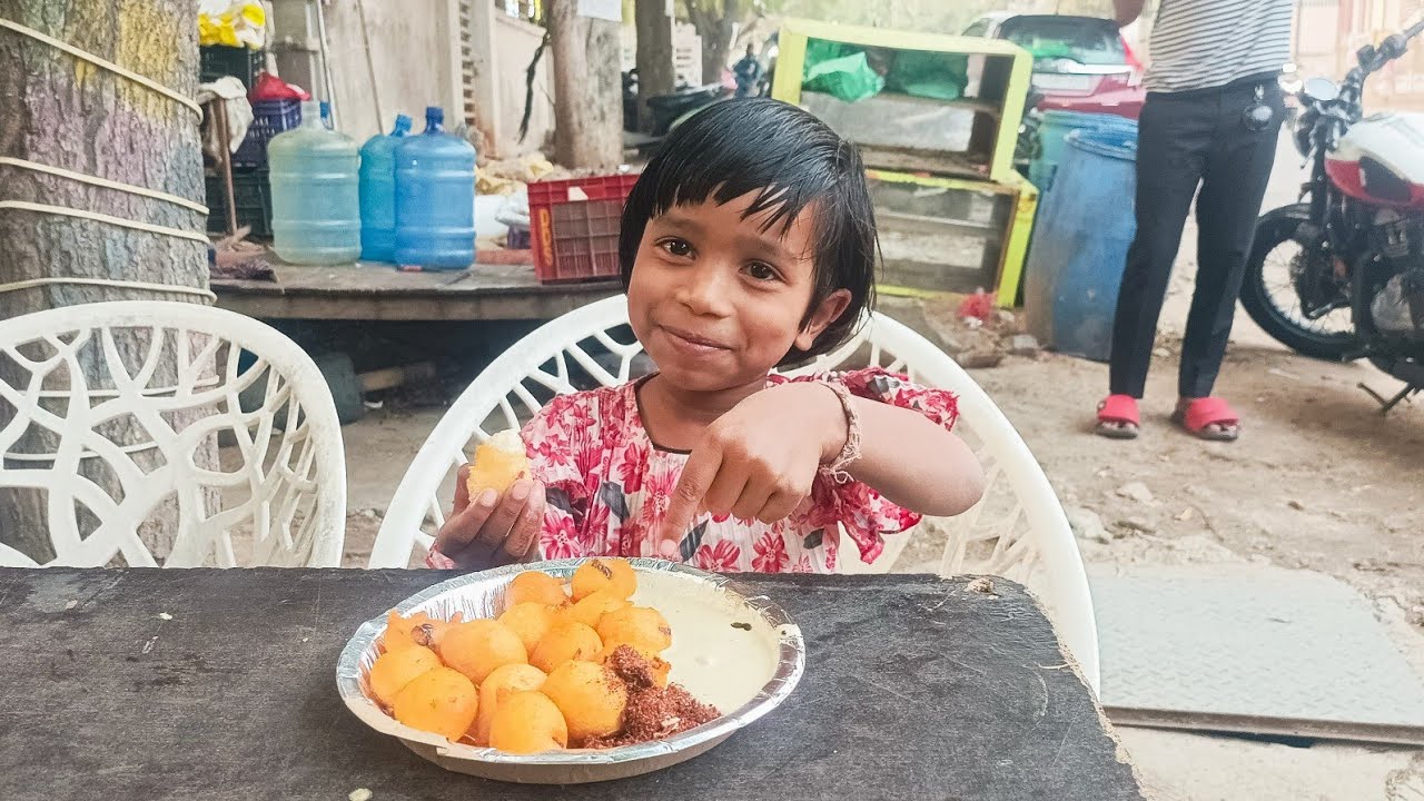 Hyderabadi bonda with my bhanji😋 ।। एक प्लेट ला नि खा सकिस 🤣🤣