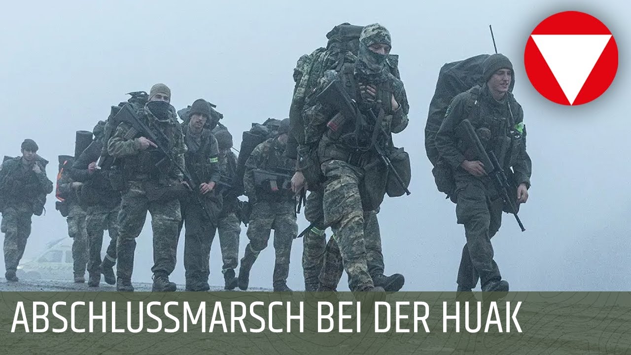Abschlussmarsch bei der Kaderanwärterausbildung 3