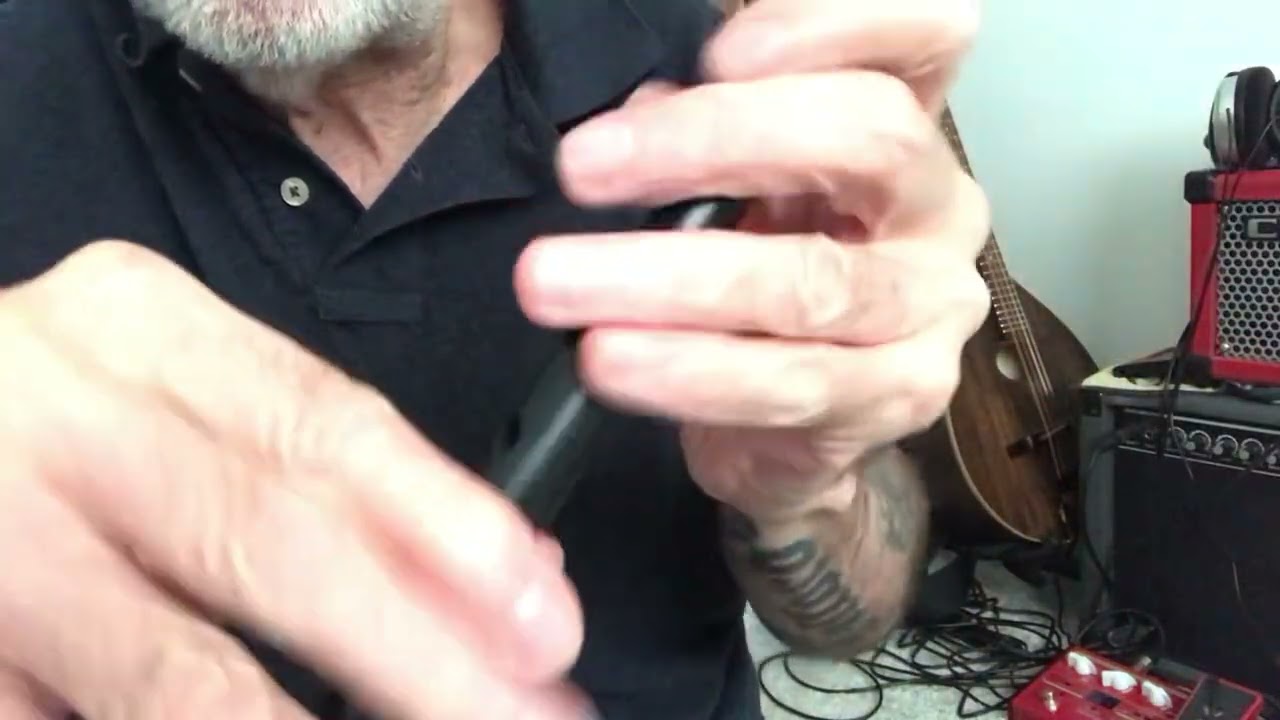 REVIEW -TONY DIXON -Plastic whistle in (D) 🏴󠁧󠁢󠁥󠁮󠁧󠁿