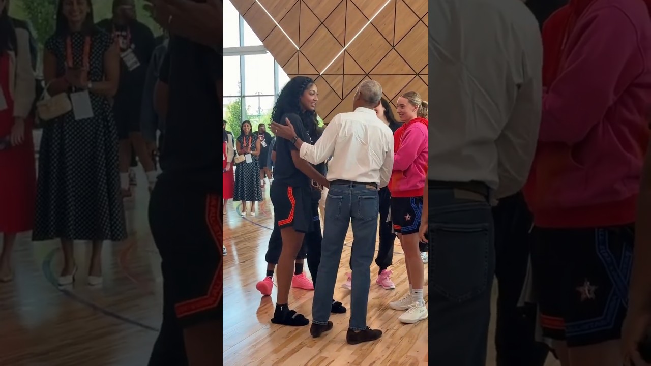 🤩 President Obama visits Paige Bueckers, Angel Reese etc at All-Star | WNBA women's basketball NBA