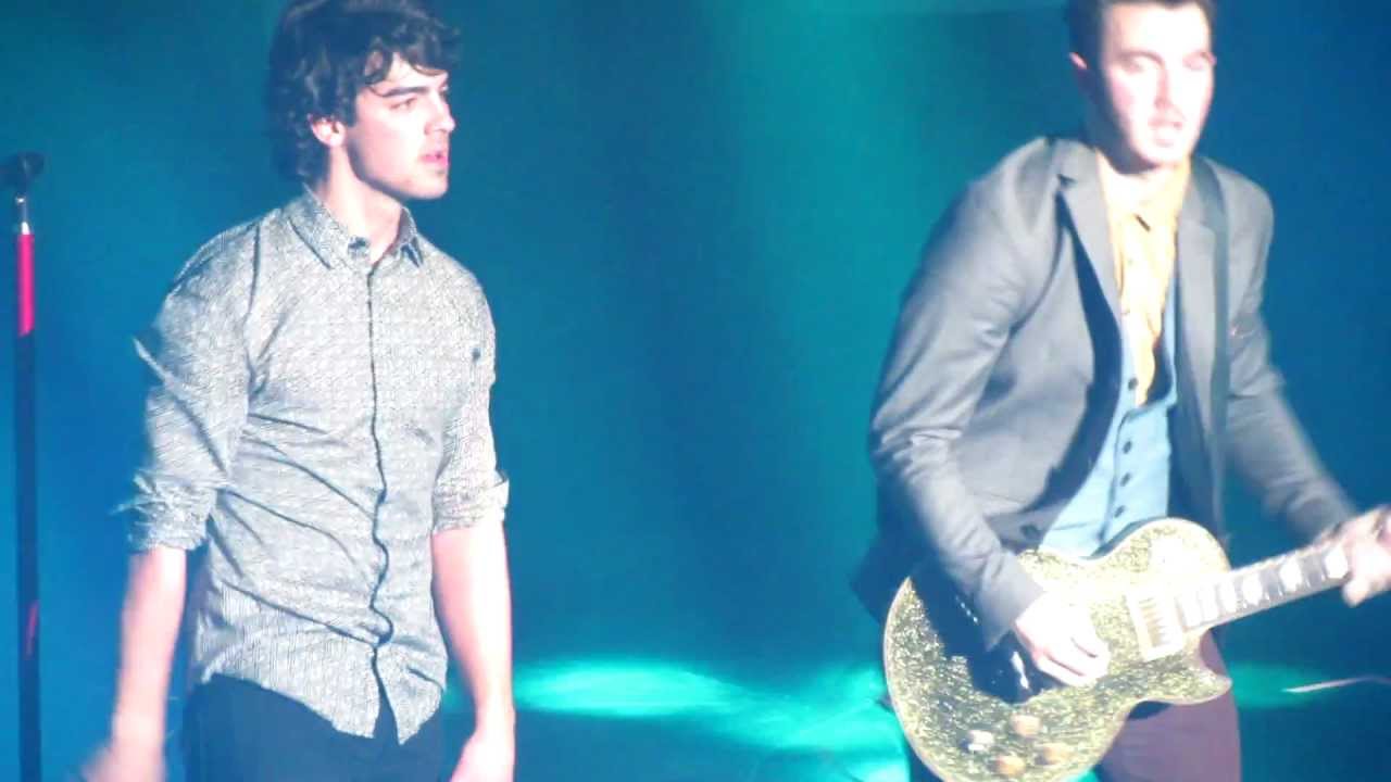 Paranoid -  Jonas Brothers - Pantages Theater, Los Angeles, CA 11/29/12