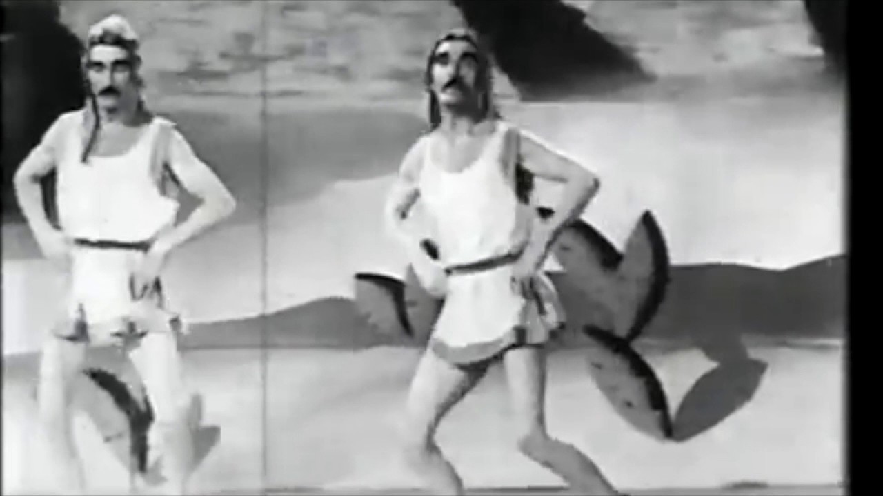 Wilson Keppel & Betty - Sand dance + extra stair dance