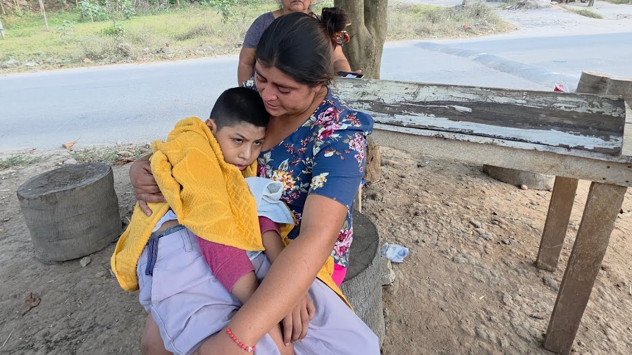 Mi papá lleva a doña Rebeca y a su niño al hospital 🏥 