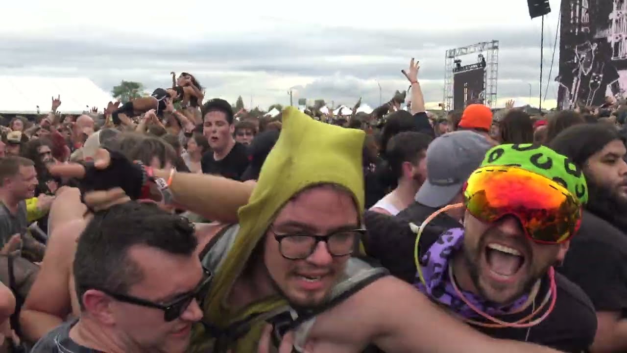 Gojira - Louder Than Life Festival - LIVE SET - 9/29/2024 - Mosh Pit - Crowd Surfing
