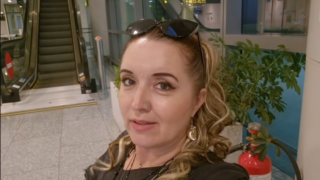 1. Впервые лечу в Тайланд! Не пустили в аэропорт, ночую на улице, замёрзла. Обзор отеля в Бангкоке.