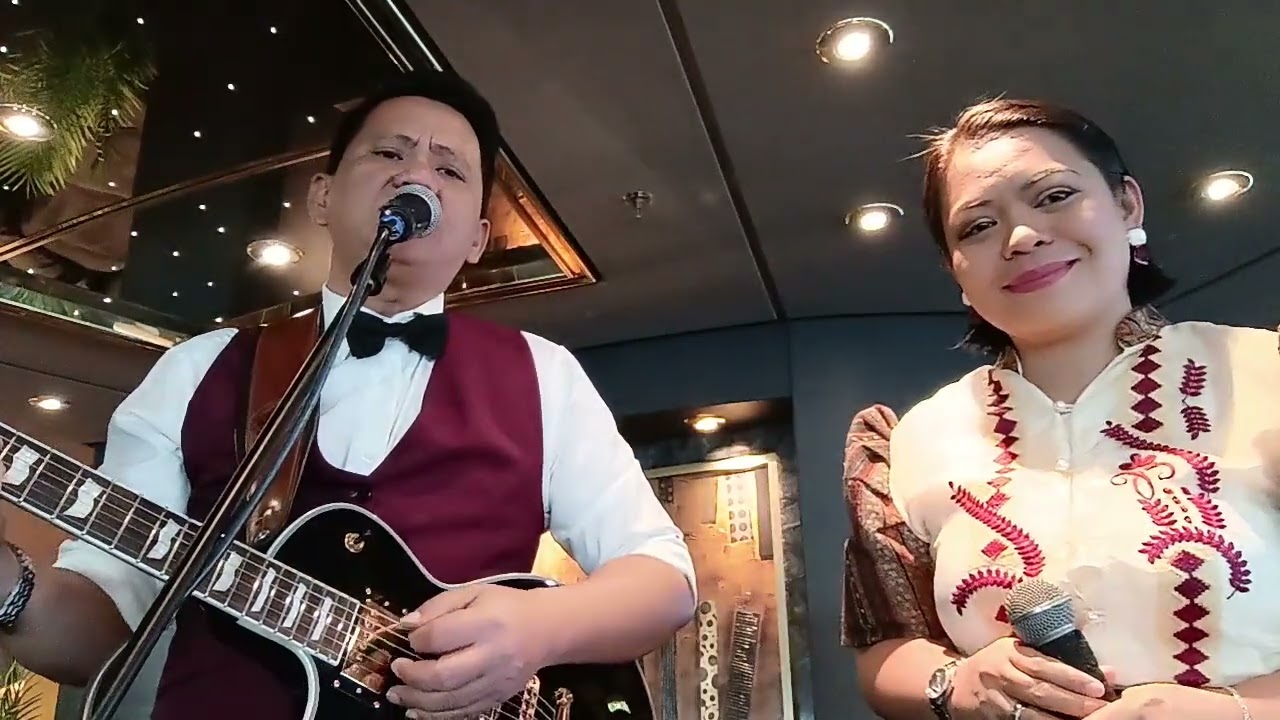 Don't know Much By Aaron Navill and Linda Ronstadt 