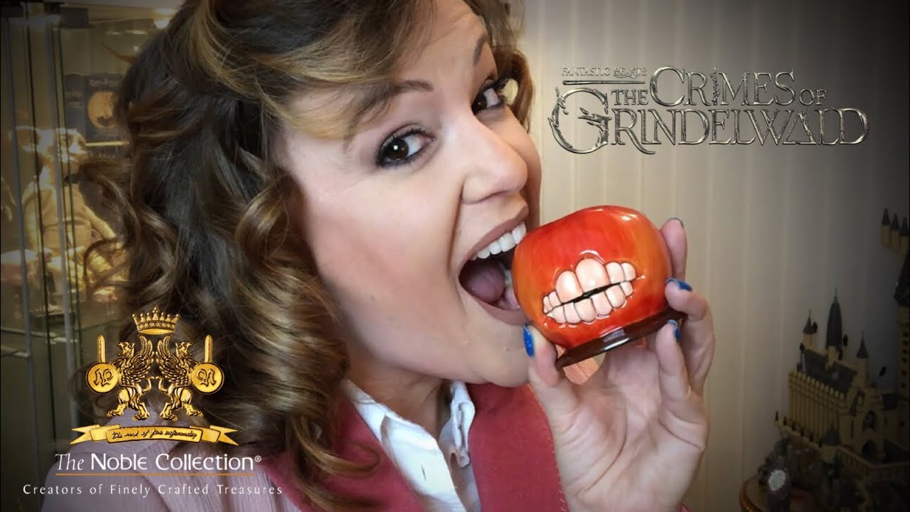 FANTASTIC BEASTS CRIMES OF GRINDELWALD CARNIVAL APPLE PEN BY NOBLE COLLECTION