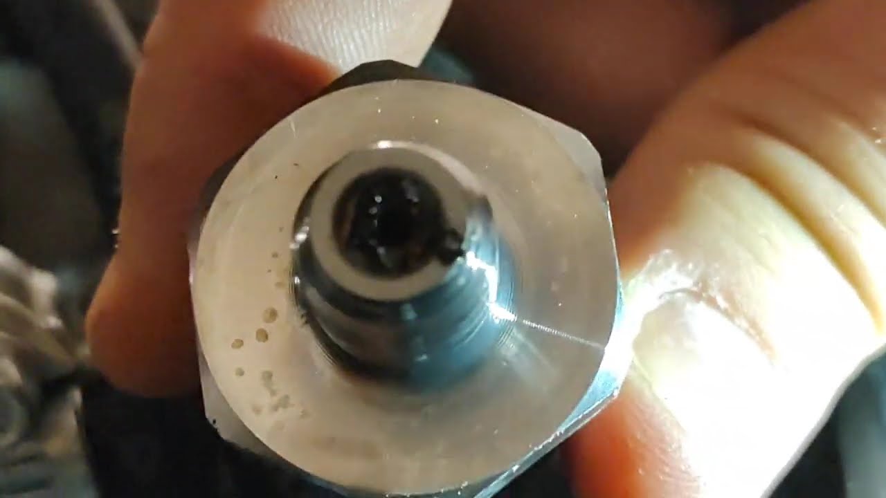 Cleaning a Fuel Pressure Sensor / Kraftstoffdrucksensor Reinigen