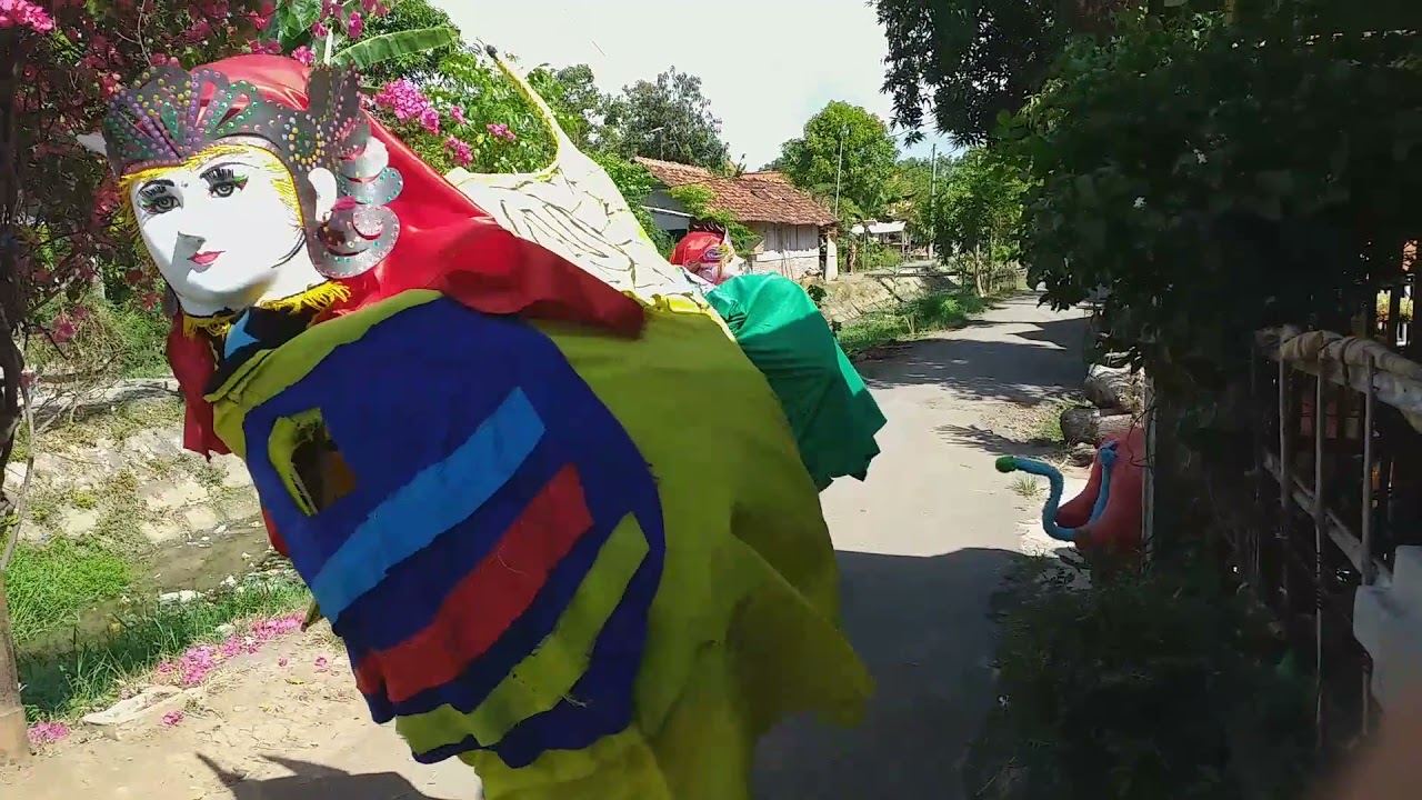 AKSI TERBARUNYA RATU AYU EGM||(BALI TERSENYUM)||