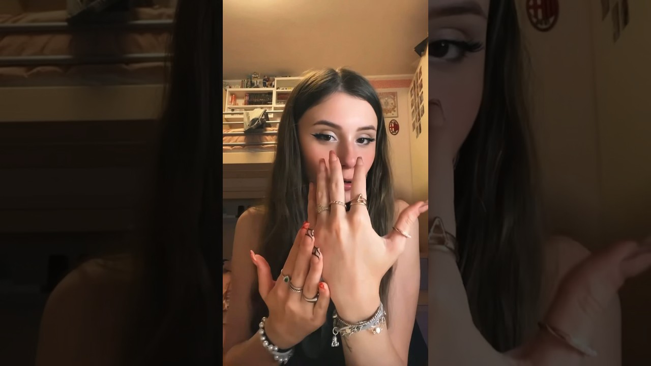 Vi Mostro Tutti I Miei Anelli