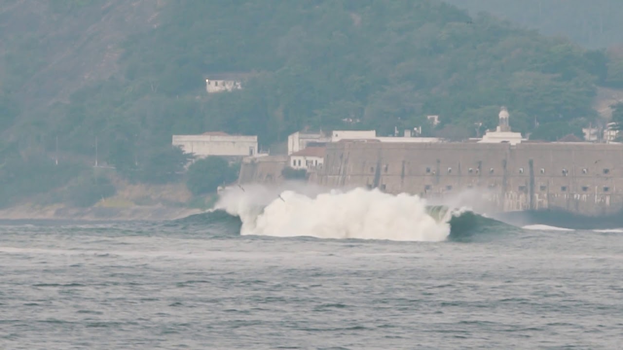 Ondas gigantes na Baía de Guanabara - Laje da Besta - Agosto 2017